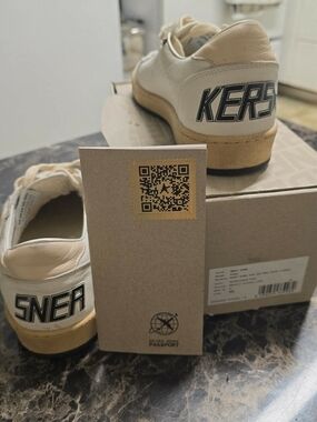 Golden Goose Cream and Tan Low-Top Sneakers with Branded Heel